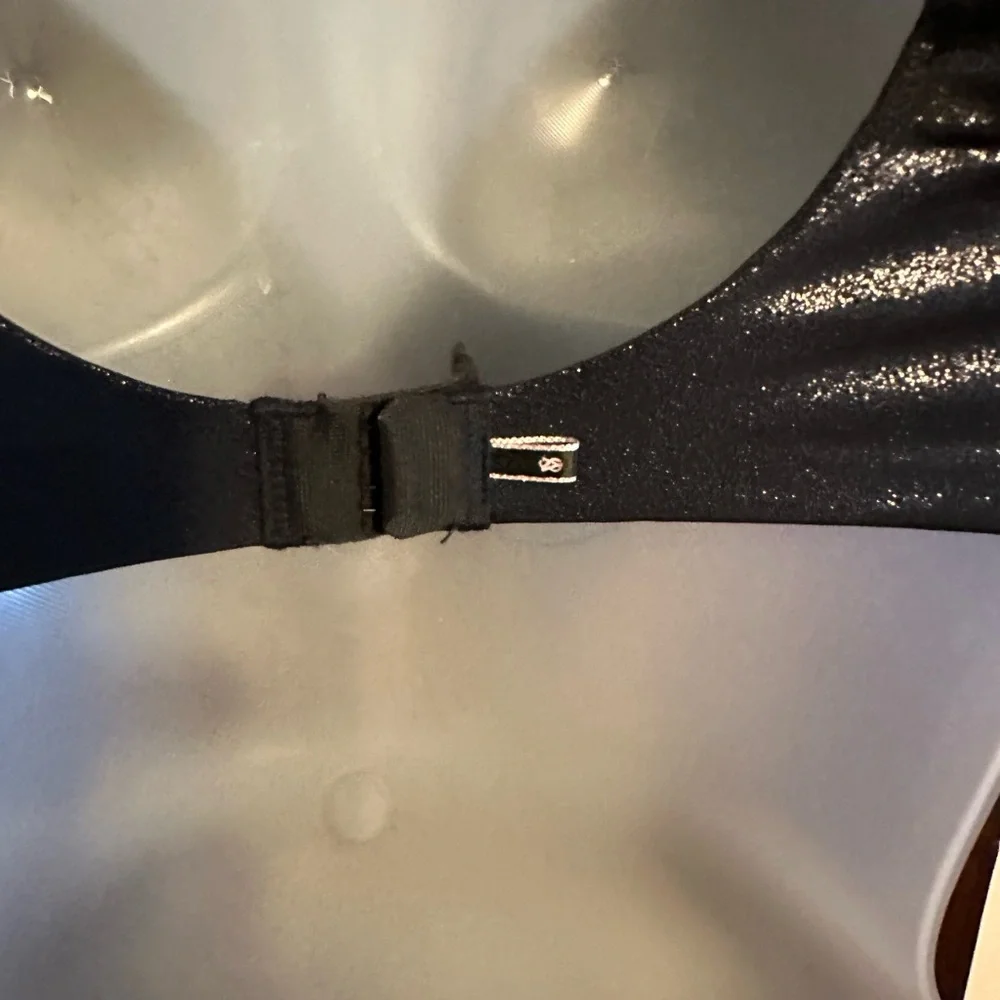Victoria secret 32DD front closure